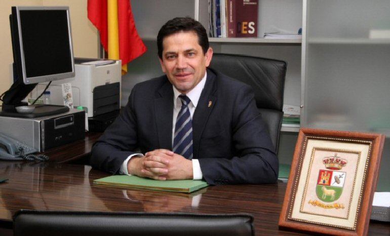 El-alcalde-de-Bolaños-se-sube-el-sueldo-y-libera-a-cinco-concejales-más