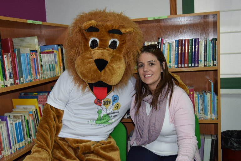Pozuelo de Calatrava El león Teo el gran protagonista en la celebración del Día Internacional de la Biblioteca