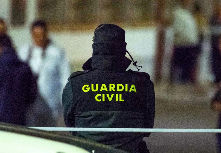 Bolaños La Guardia Civil detiene a 18 personas acusados de trata de seres humanos con fines de explotación laboral.